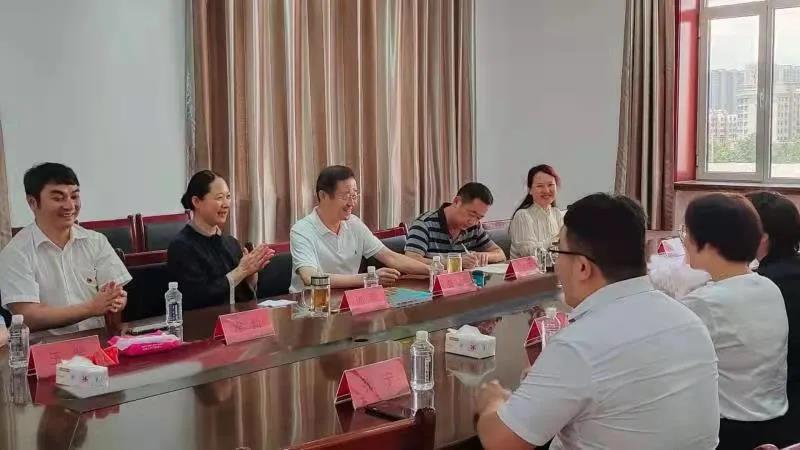 【校企合作】山東服裝職業(yè)學(xué)院黨委書(shū)記張韌一行領(lǐng)導(dǎo)走進(jìn)新時(shí)代